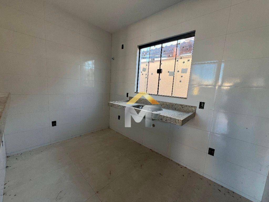 Casa à venda com 3 quartos, 79m² - Foto 4