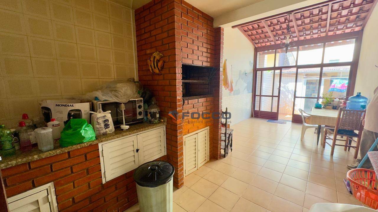 Casa à venda com 5 quartos, 320m² - Foto 7