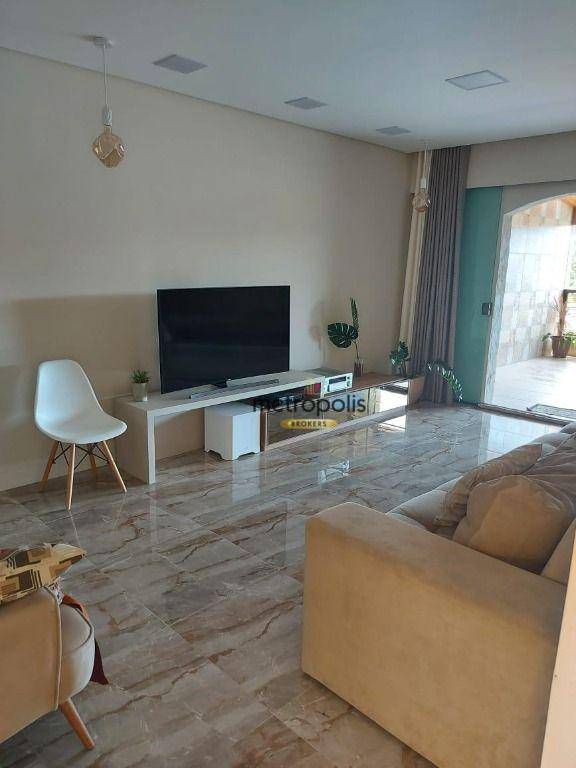 Sobrado à venda com 3 quartos, 221m² - Foto 2