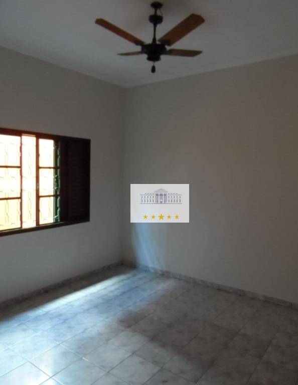 Casa à venda com 4 quartos, 189m² - Foto 2