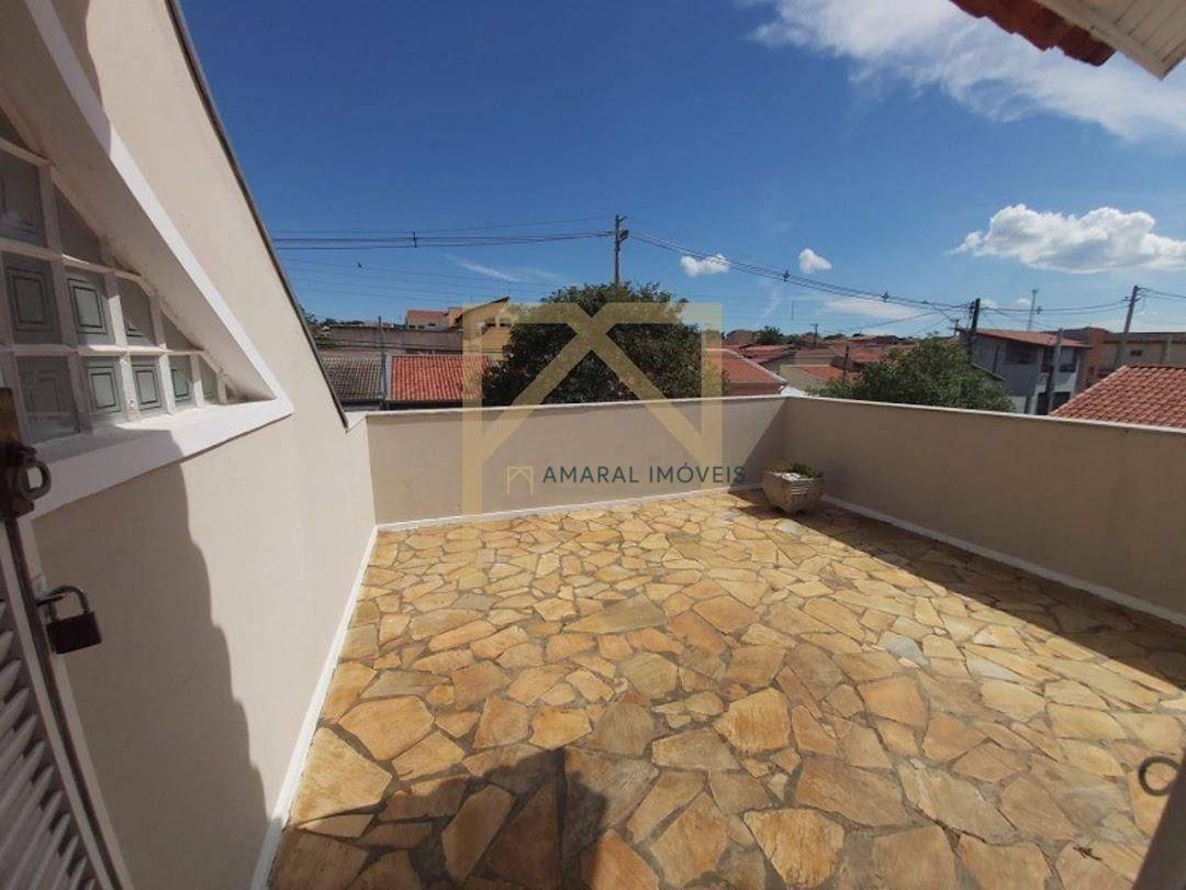 Casa à venda com 3 quartos, 234m² - Foto 5