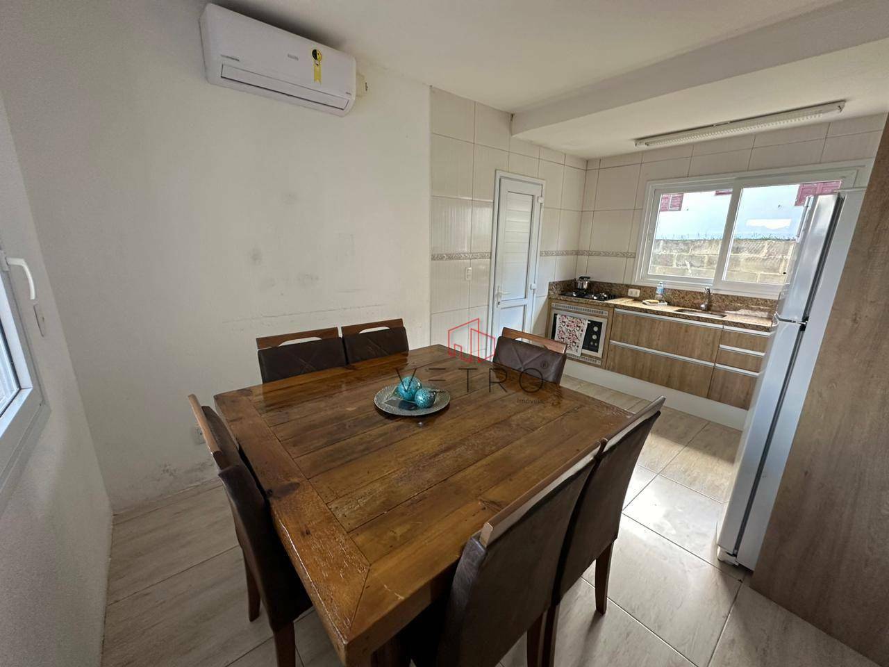 Casa à venda com 3 quartos, 114m² - Foto 4