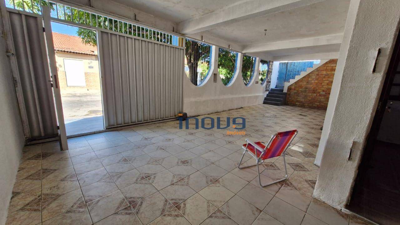 Casa à venda e aluguel com 5 quartos, 192m² - Foto 3