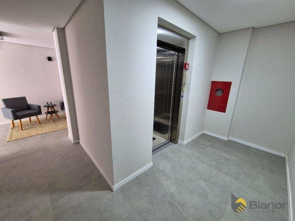 Apartamento à venda e aluguel com 2 quartos, 64m² - Foto 17