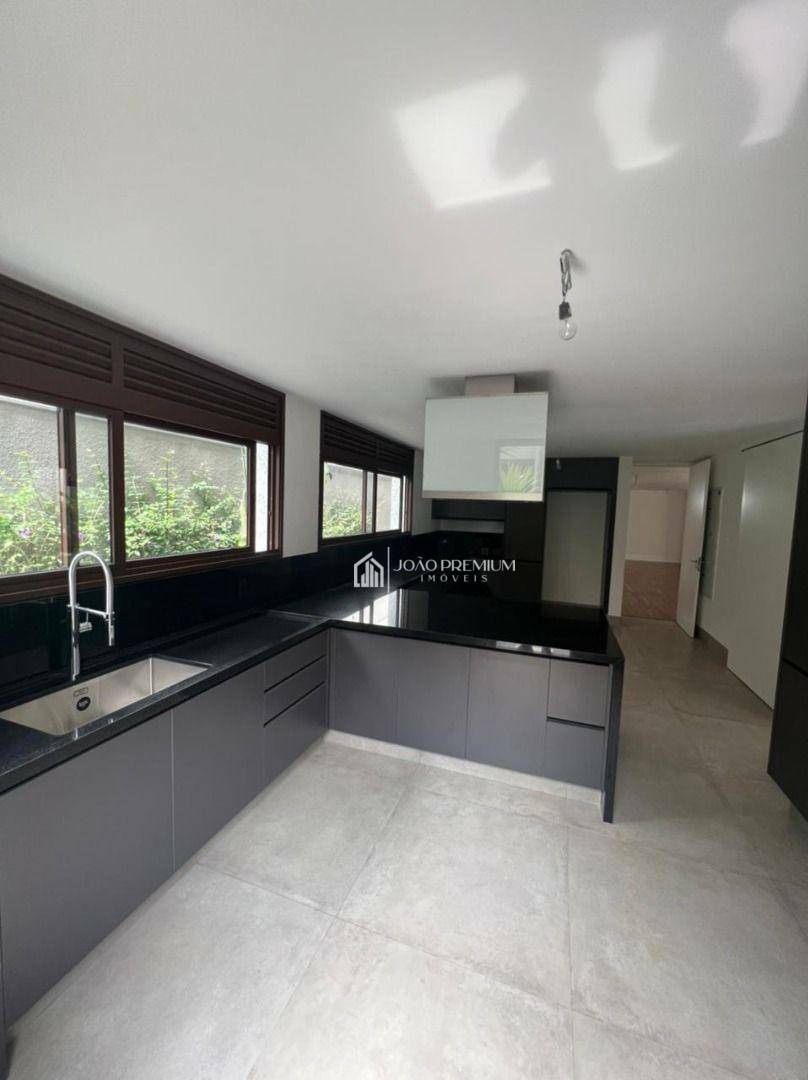 Sobrado à venda com 4 quartos, 377m² - Foto 25