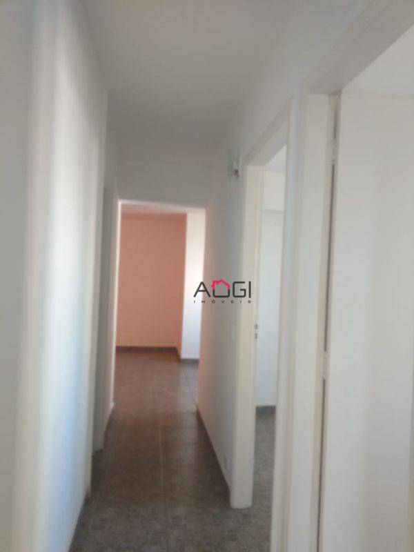 Apartamento à venda com 3 quartos, 65m² - Foto 2