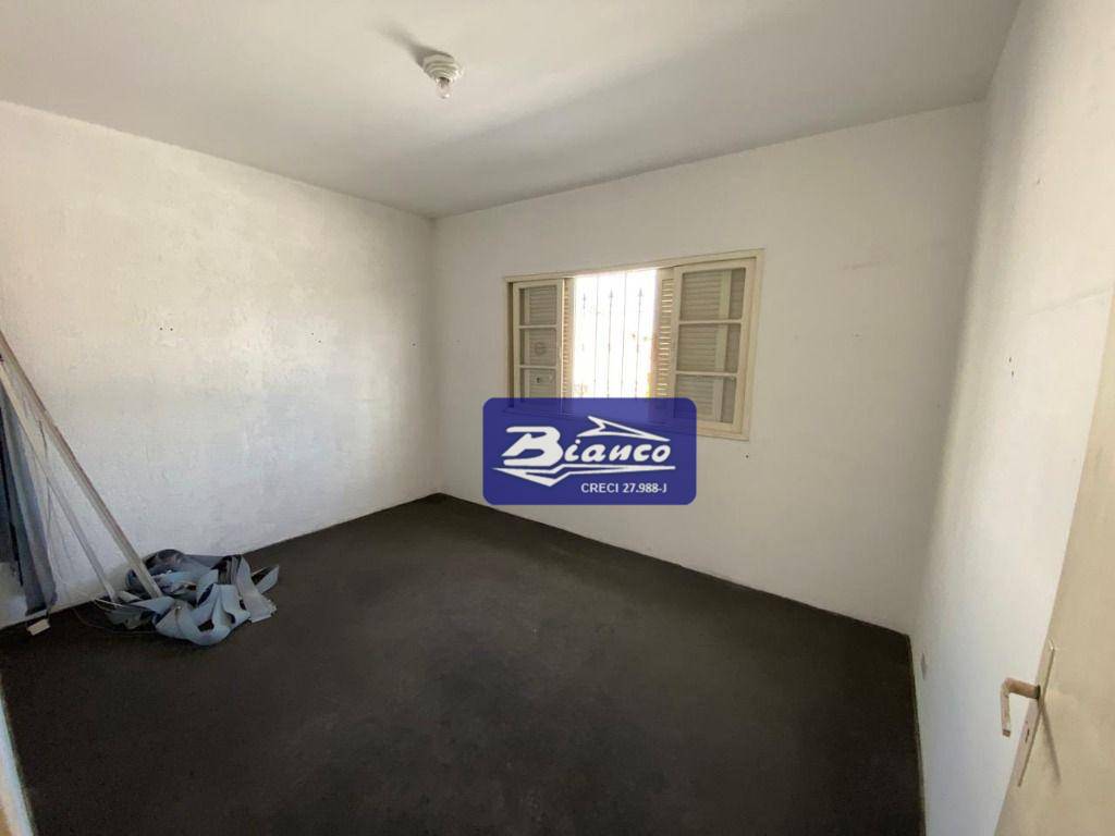 Sobrado à venda e aluguel com 3 quartos, 200m² - Foto 21