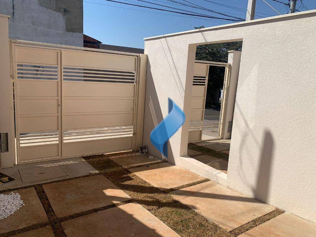 Casa à venda com 2 quartos, 72m² - Foto 3