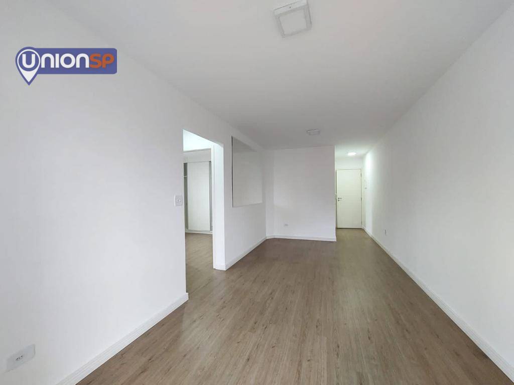 Apartamento à venda com 2 quartos, 62m² - Foto 4