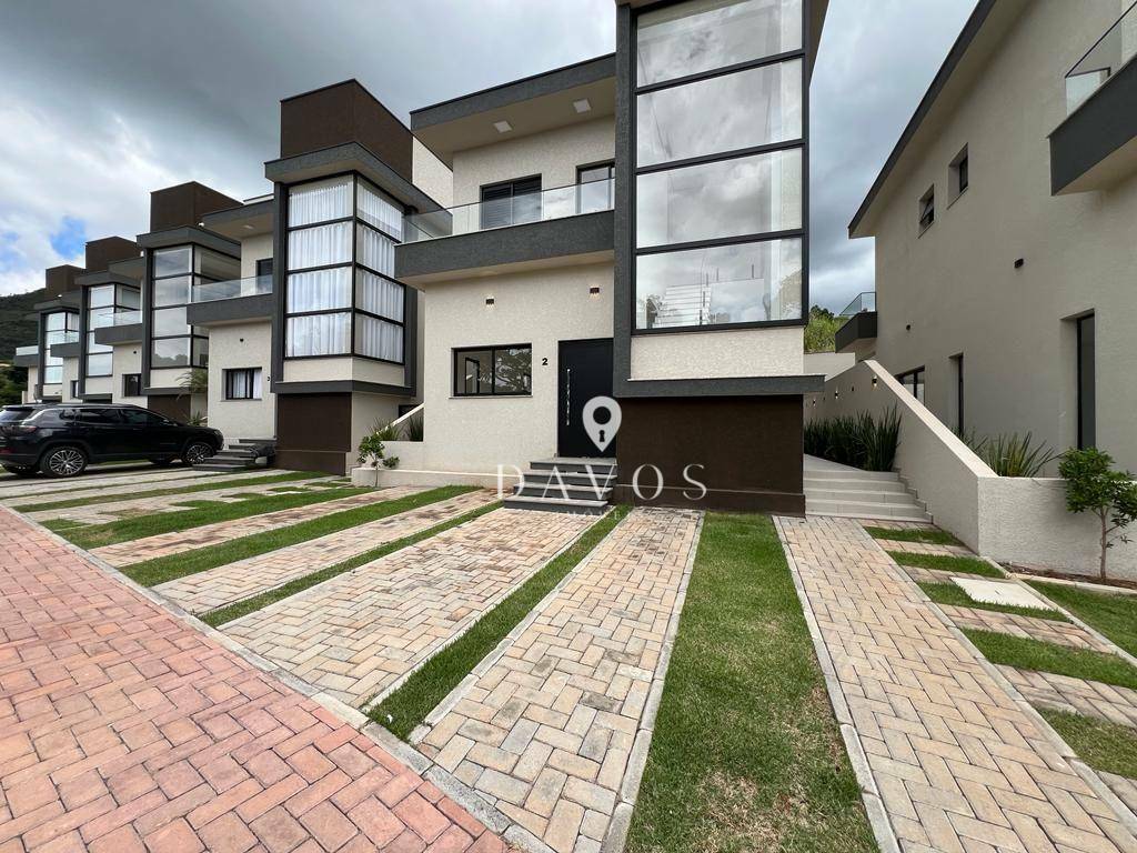 Sobrado à venda com 3 quartos, 174m² - Foto 1