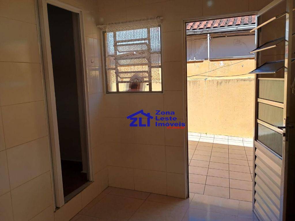 Casa para alugar com 1 quarto, 30m² - Foto 11