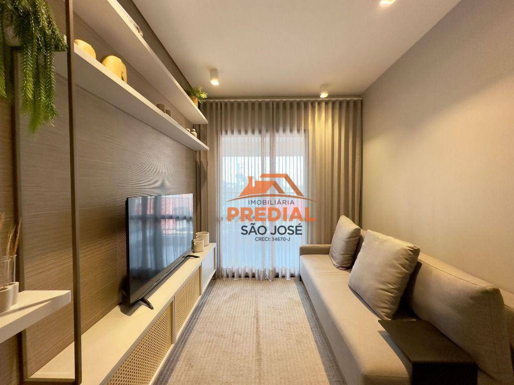 Apartamento à venda com 2 quartos, 64m² - Foto 2