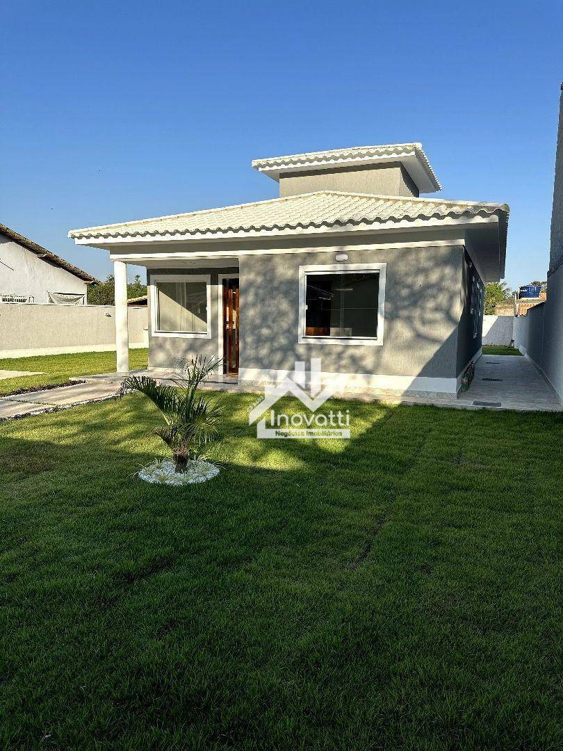 Casa à venda com 3 quartos, 92m² - Foto 1