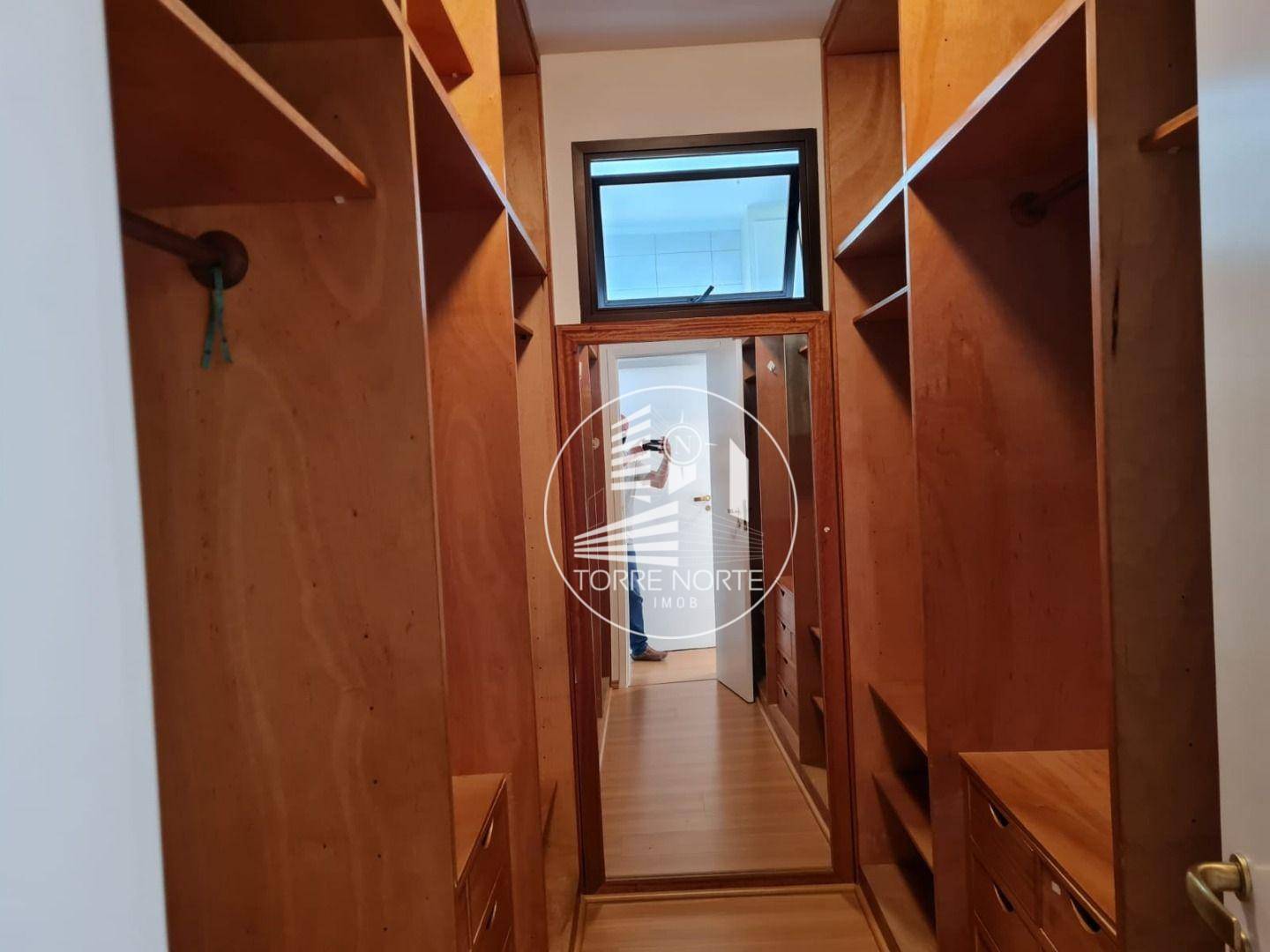 Apartamento à venda com 4 quartos, 220m² - Foto 22