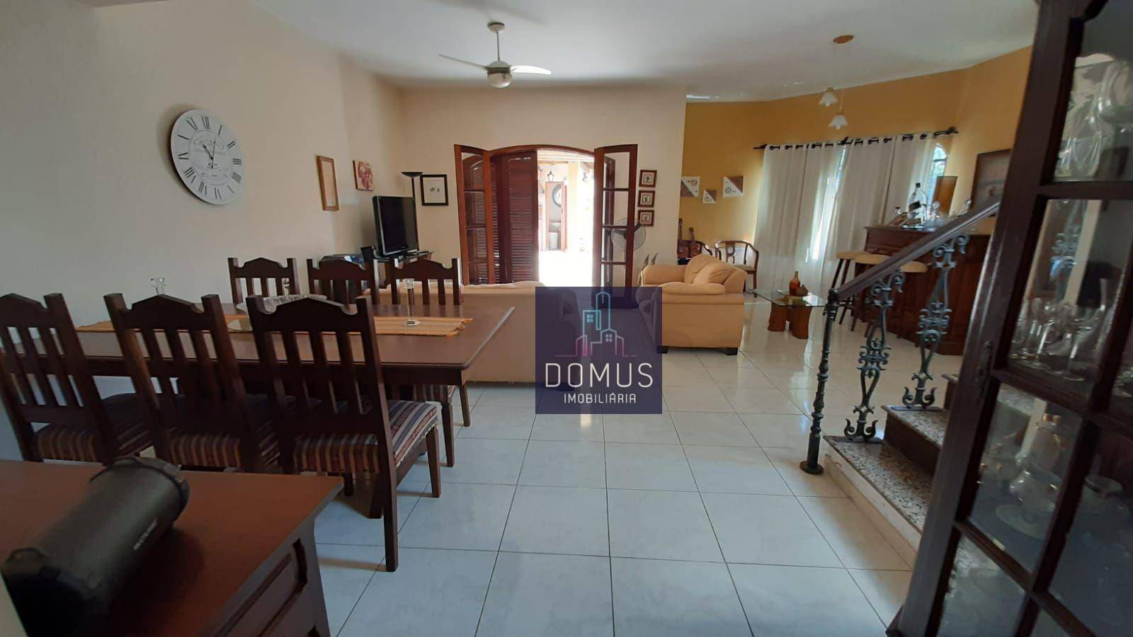 Casa à venda e aluguel com 6 quartos, 363m² - Foto 1