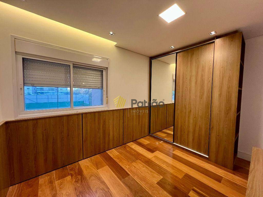 Apartamento à venda com 3 quartos, 242m² - Foto 31