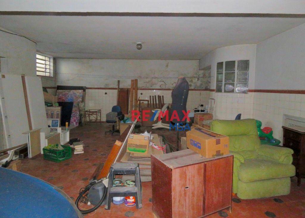 Casa para alugar com 4 quartos, 360m² - Foto 25