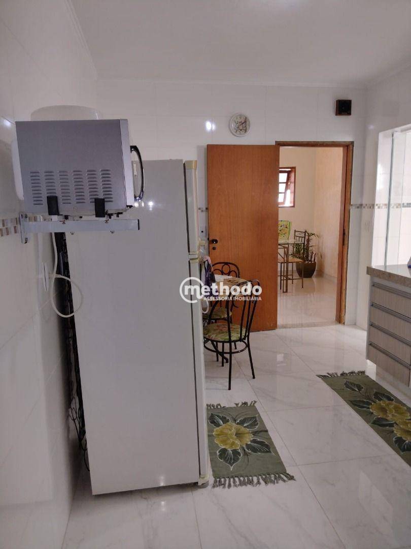 Casa à venda com 3 quartos, 240m² - Foto 7