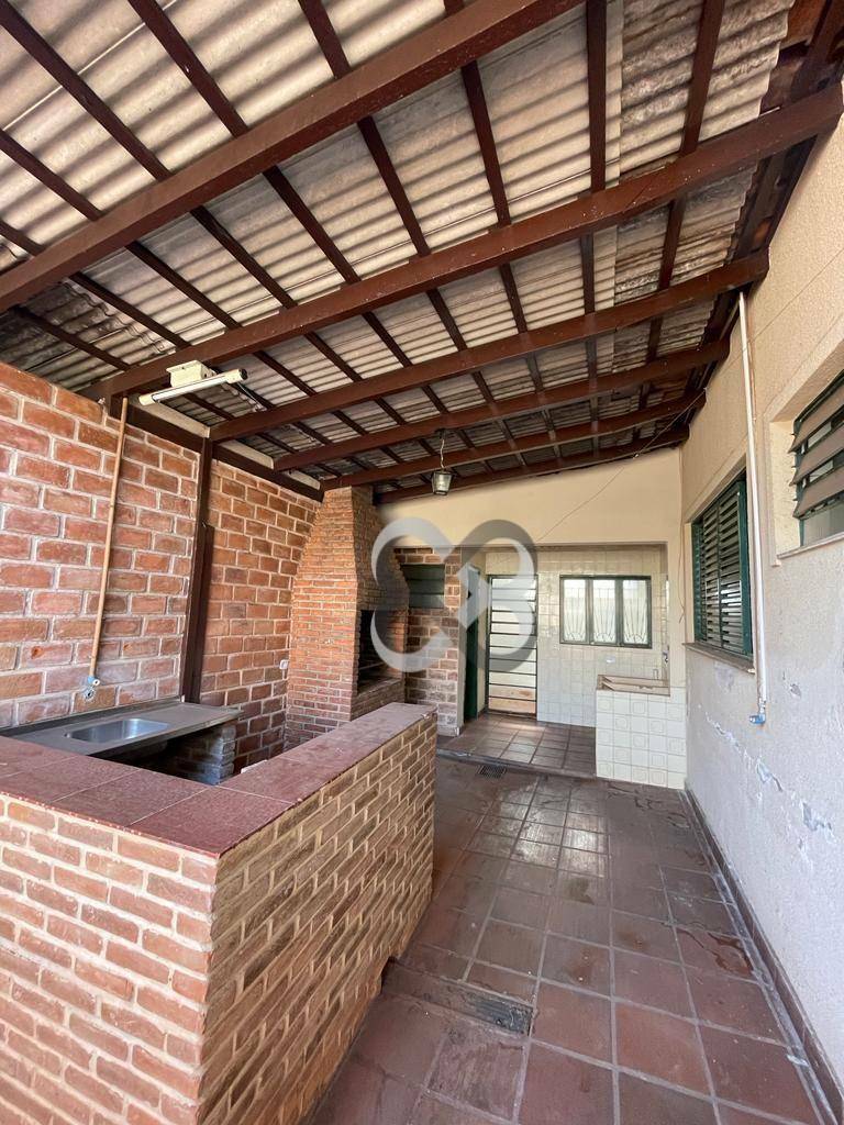 Casa à venda com 4 quartos, 200m² - Foto 4