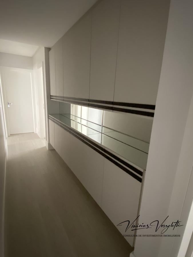 Apartamento à venda com 4 quartos, 237m² - Foto 17