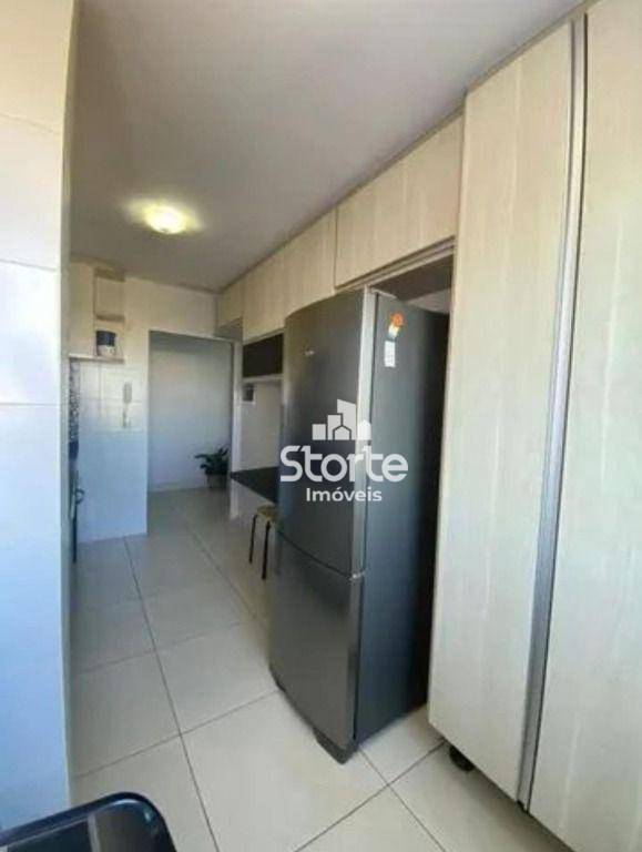 Apartamento à venda com 2 quartos, 70m² - Foto 7