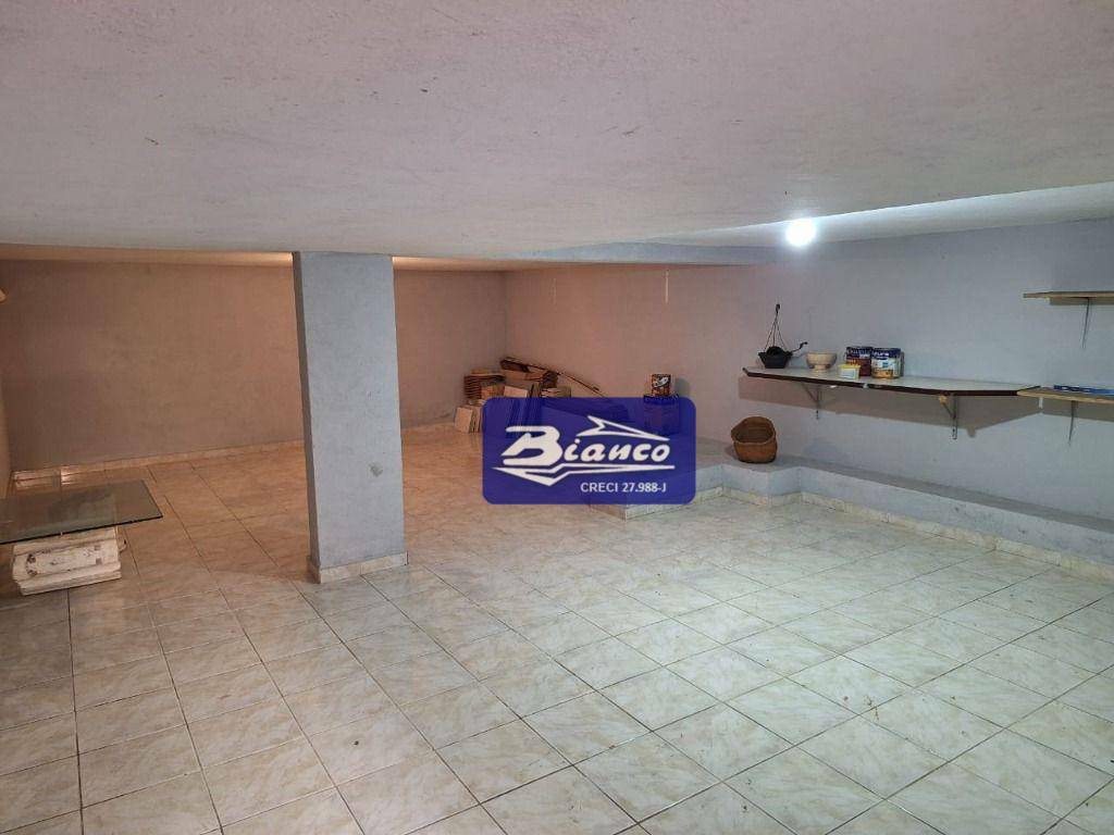 Sobrado à venda e aluguel com 4 quartos, 306m² - Foto 29