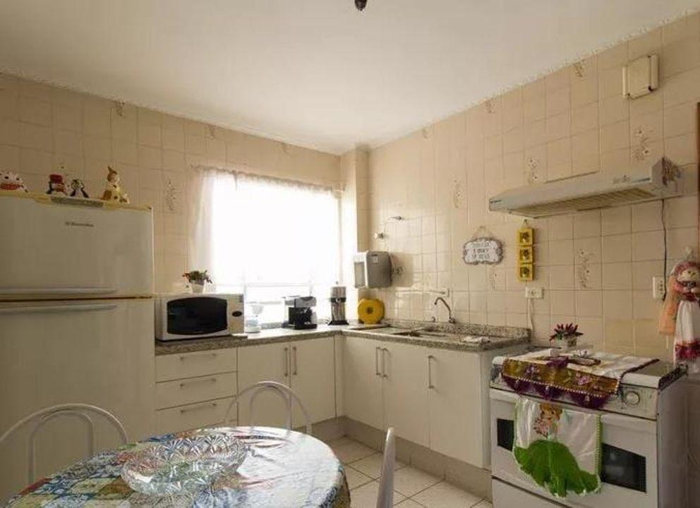 Apartamento à venda com 2 quartos, 72m² - Foto 4