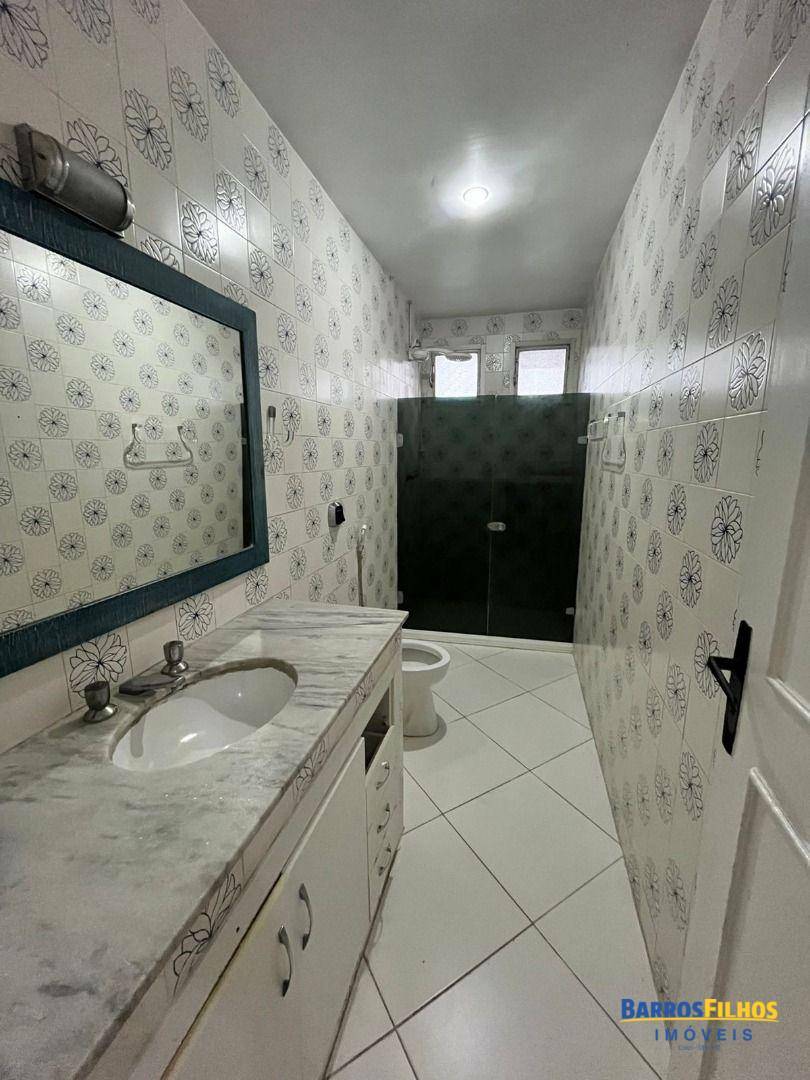 Apartamento para alugar com 4 quartos, 150m² - Foto 8
