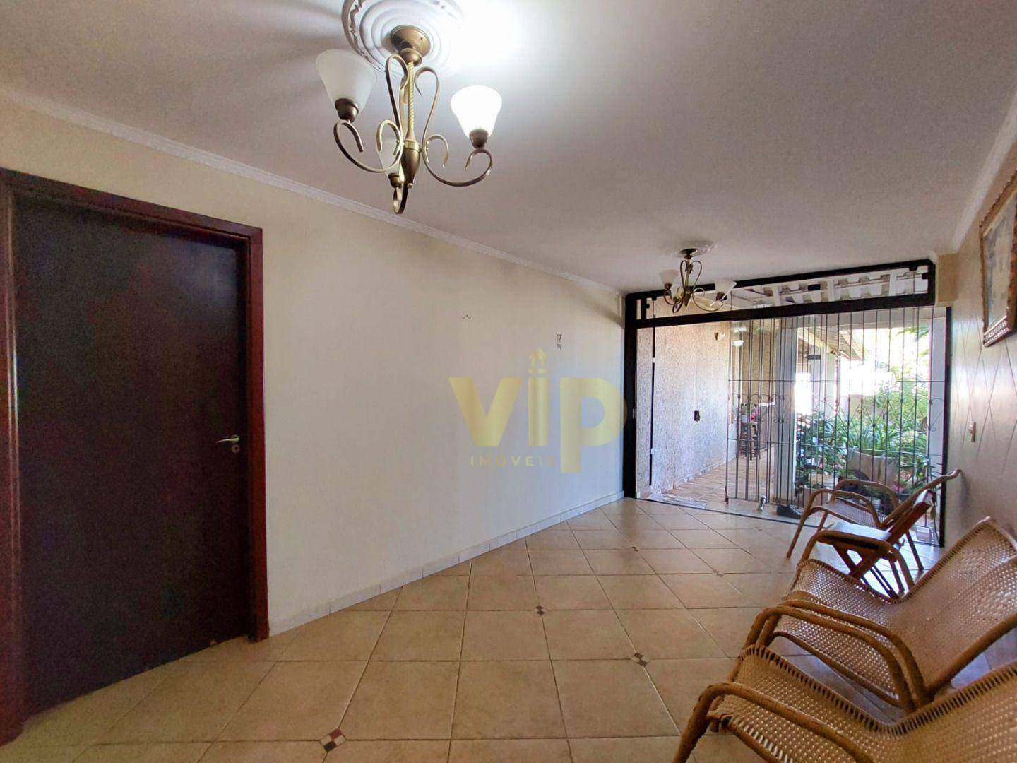 Casa à venda com 5 quartos, 331m² - Foto 3