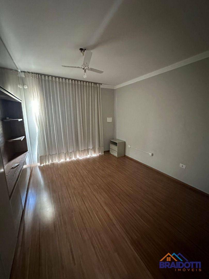 Casa à venda com 3 quartos, 202m² - Foto 17