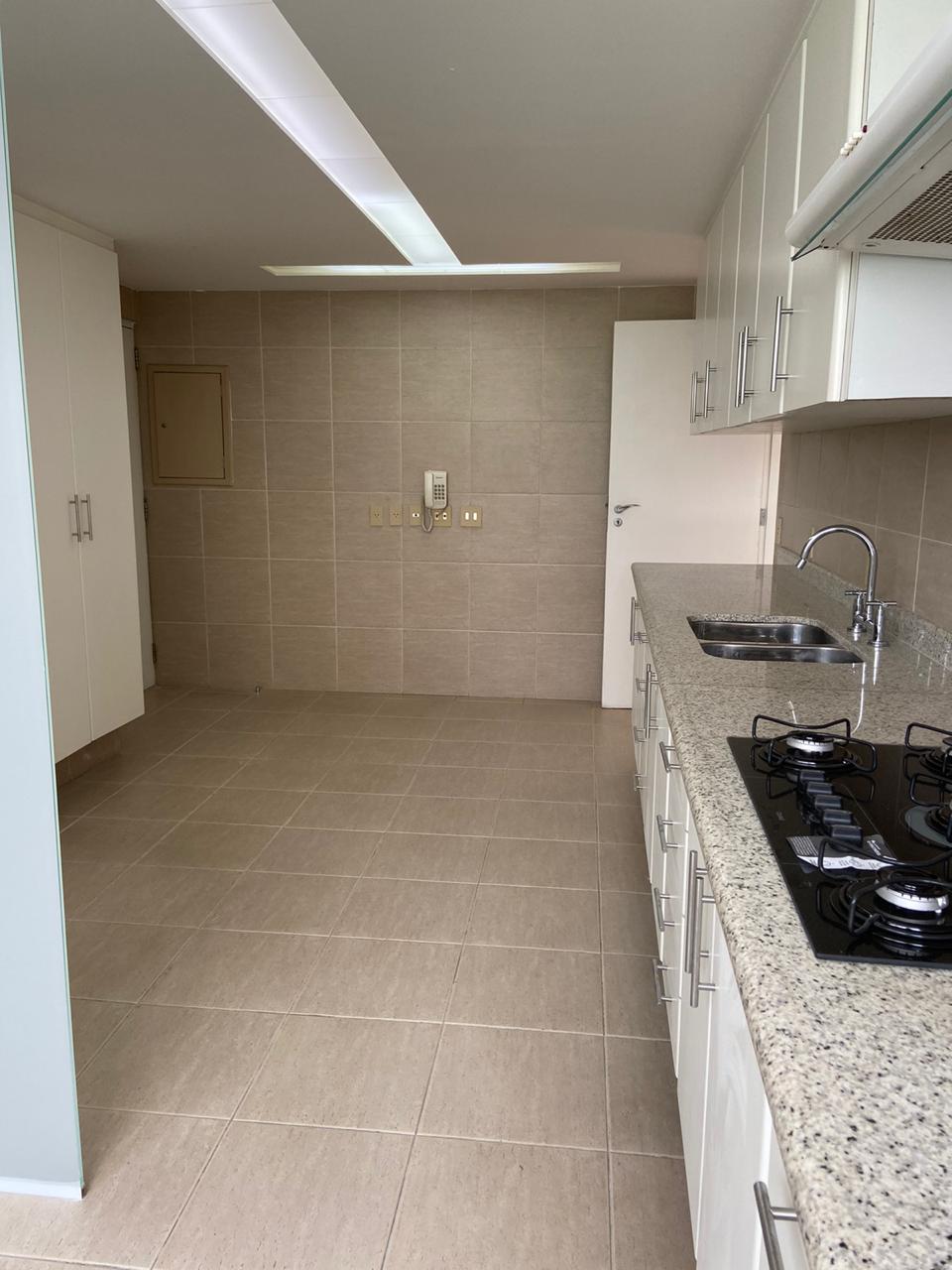 Apartamento à venda com 3 quartos, 188m² - Foto 8