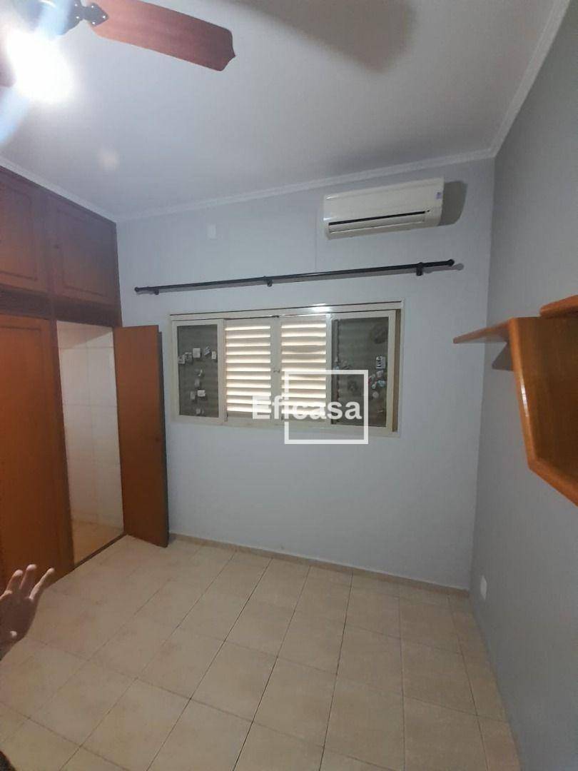 Casa à venda com 3 quartos, 344m² - Foto 17