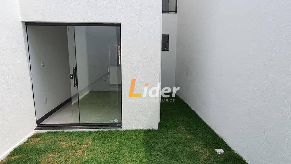 Casa à venda com 3 quartos, 90m² - Foto 14