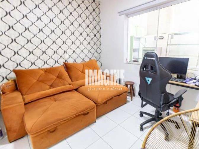 Sobrado à venda com 4 quartos, 217m² - Foto 2