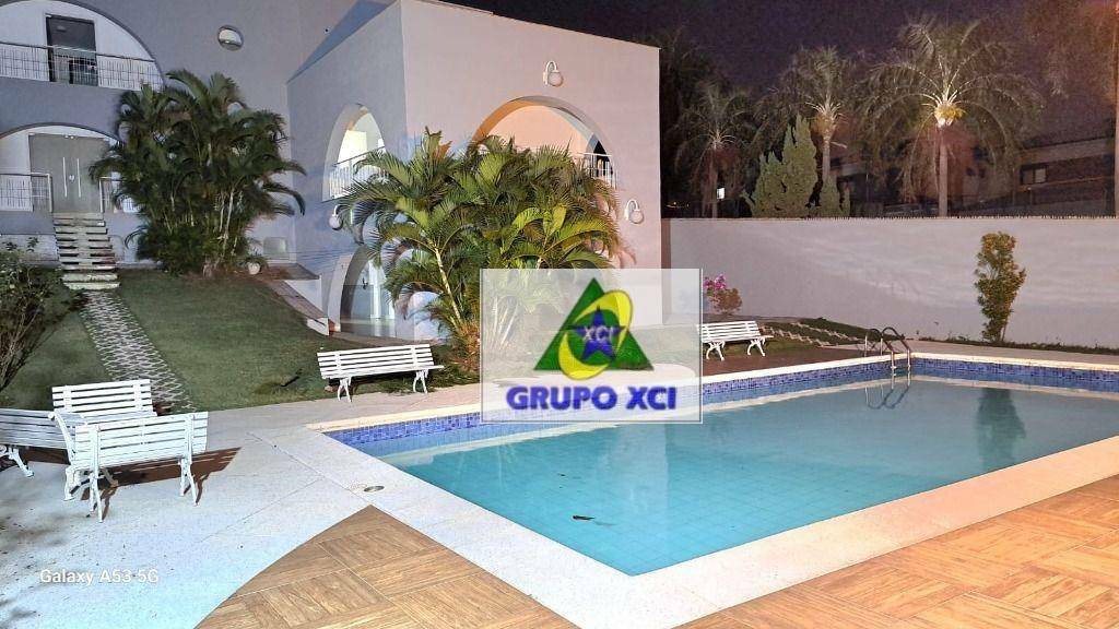 Casa para alugar com 4 quartos, 800m² - Foto 1