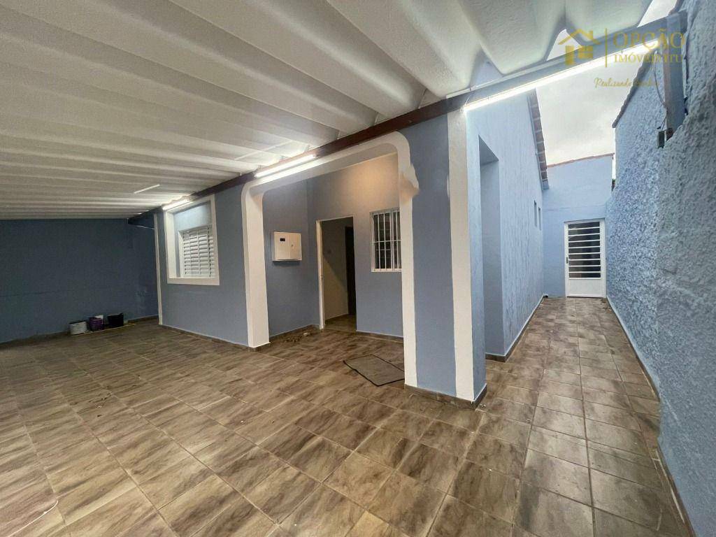 Casa para alugar com 3 quartos, 164m² - Foto 4