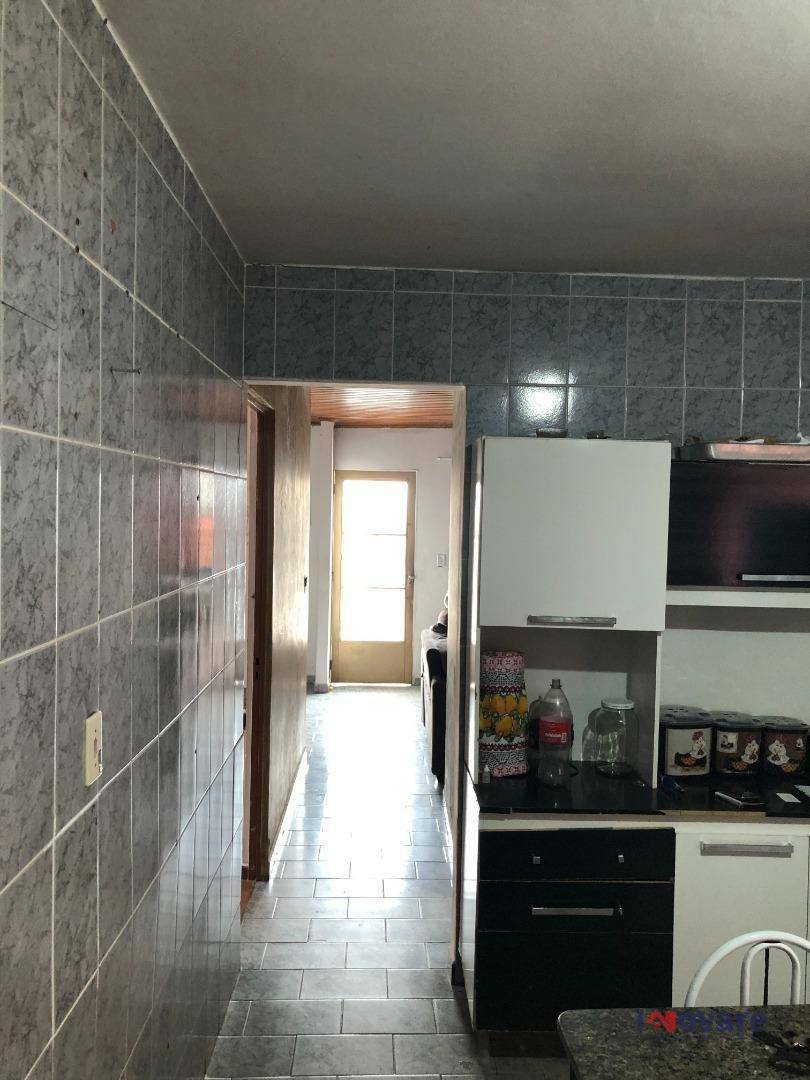 Casa à venda com 2 quartos, 70m² - Foto 3