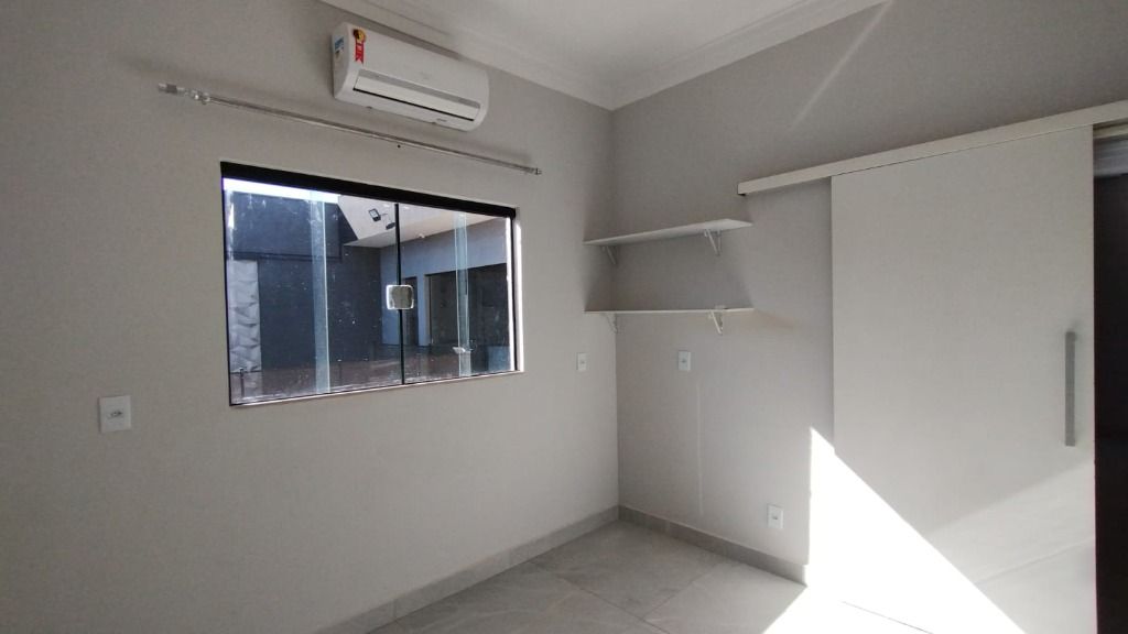 Casa à venda com 4 quartos, 250m² - Foto 14