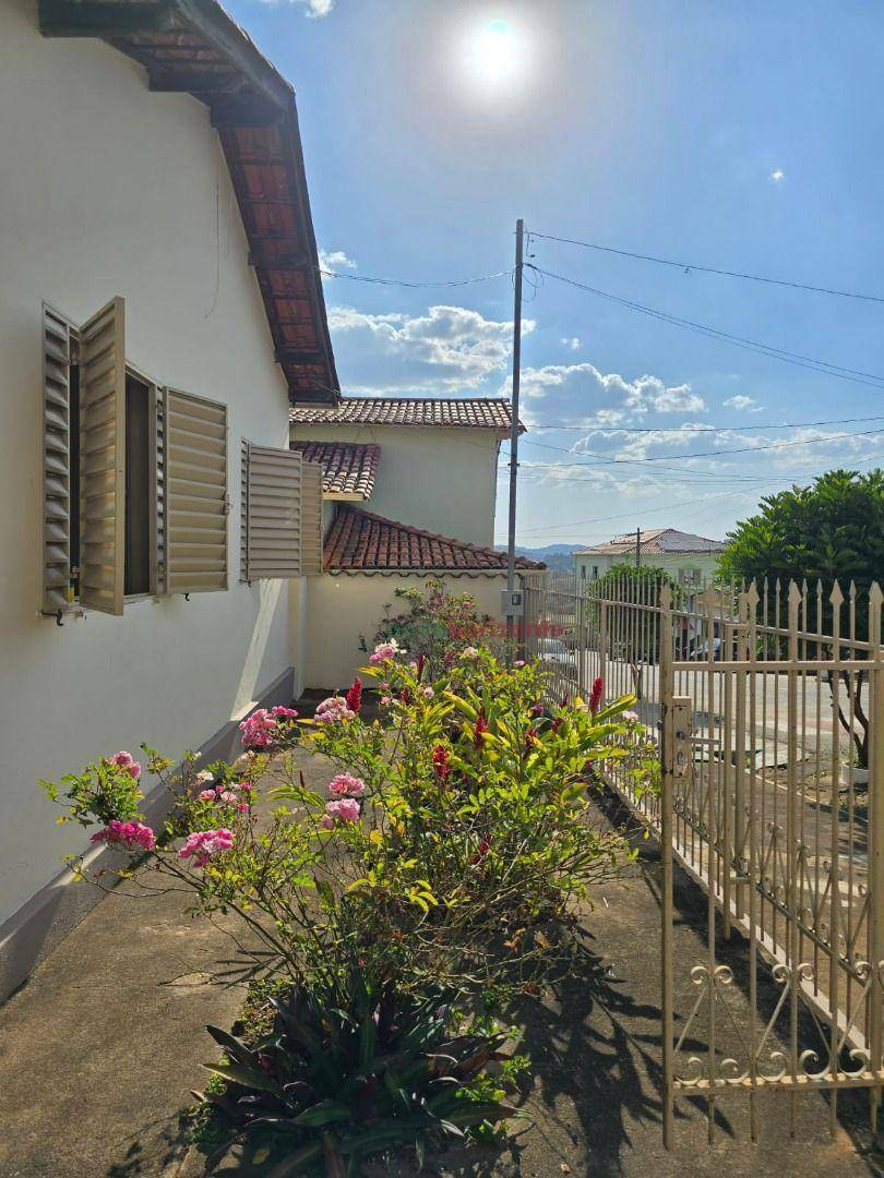 Casa, 4 quartos, 140 m² - Foto 2