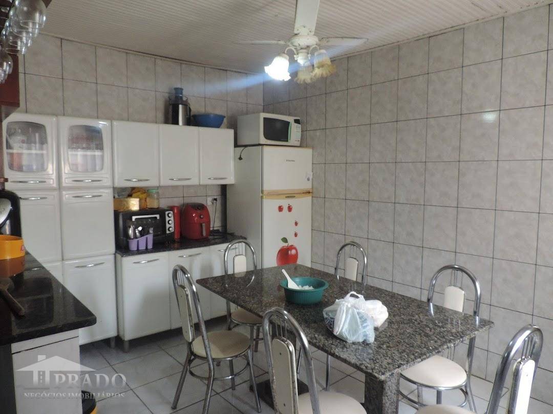 Casa à venda com 4 quartos, 185m² - Foto 13