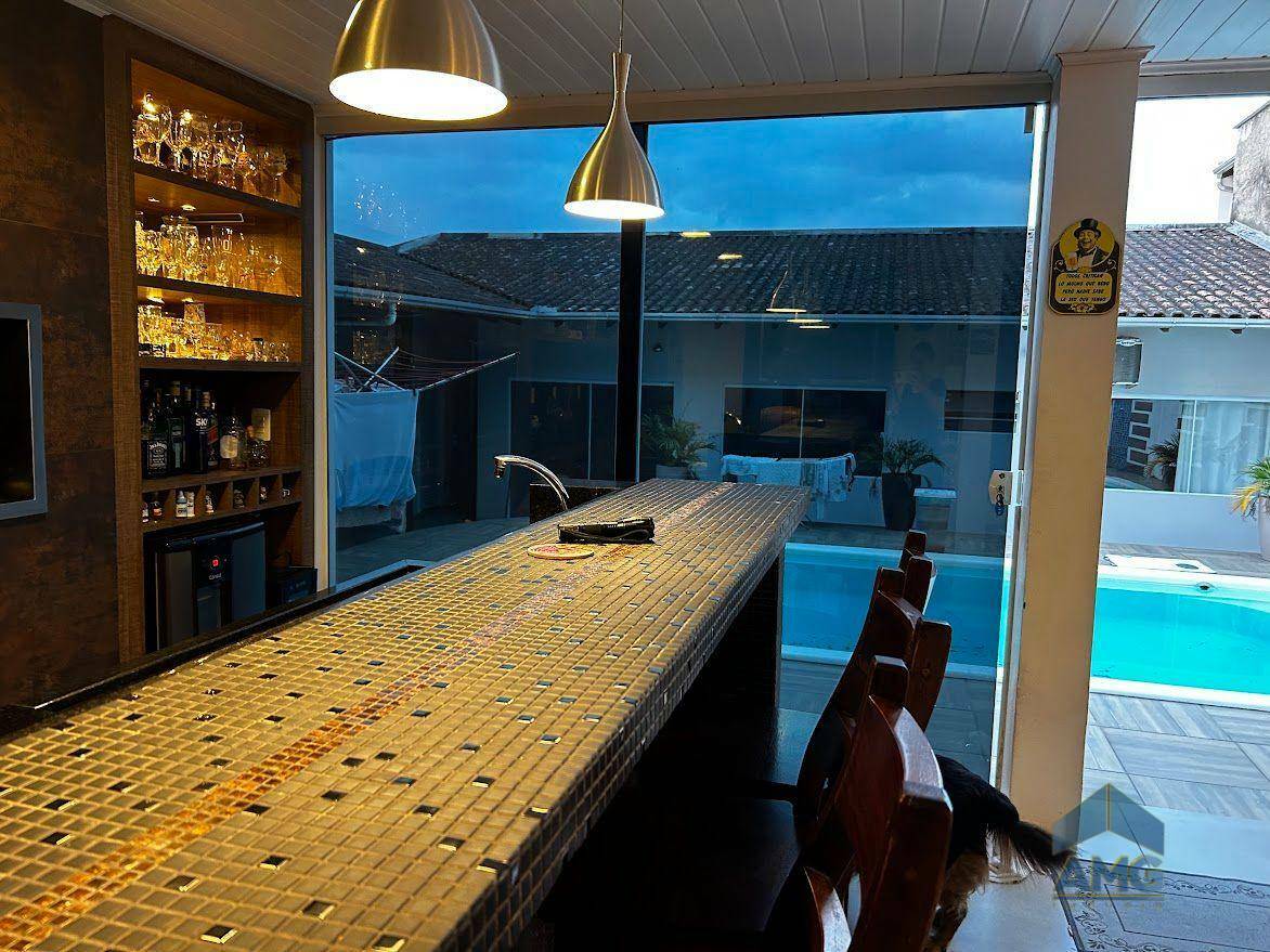 Casa, 4 quartos, 360 m² - Foto 2