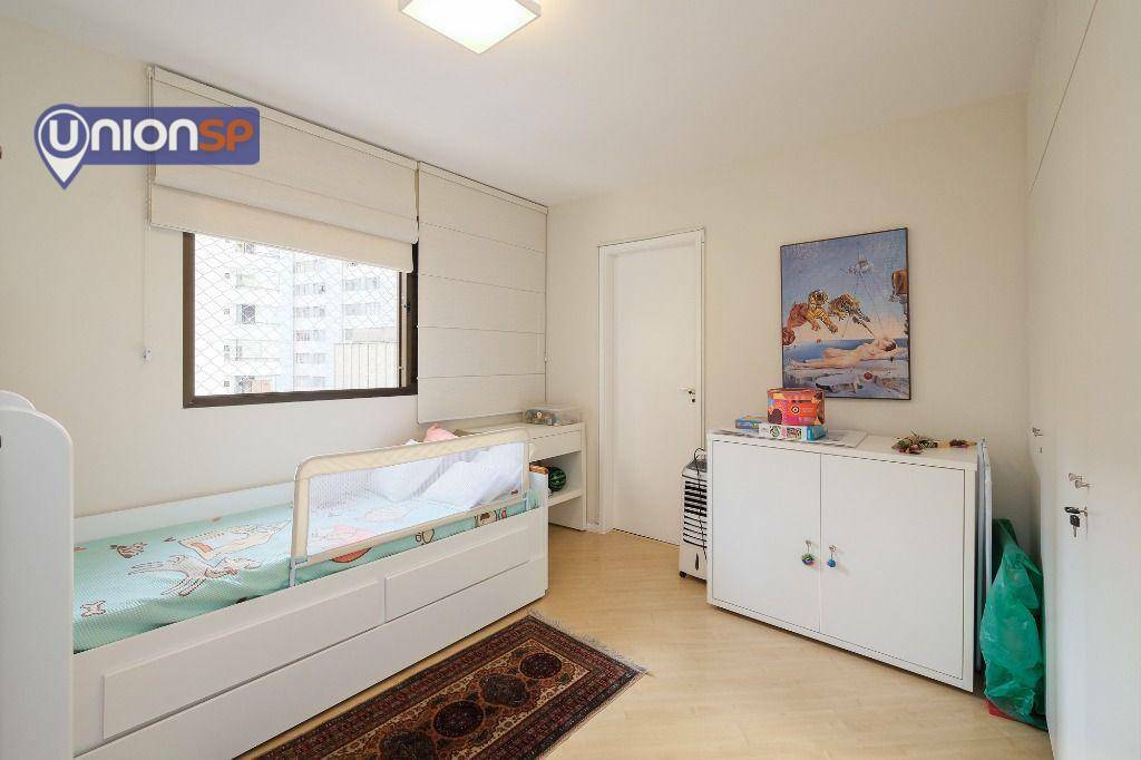 Apartamento à venda com 4 quartos, 209m² - Foto 16