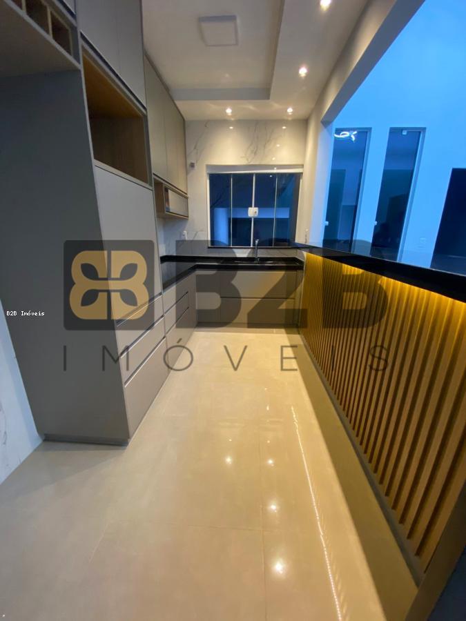 Casa à venda com 3 quartos, 181m² - Foto 8