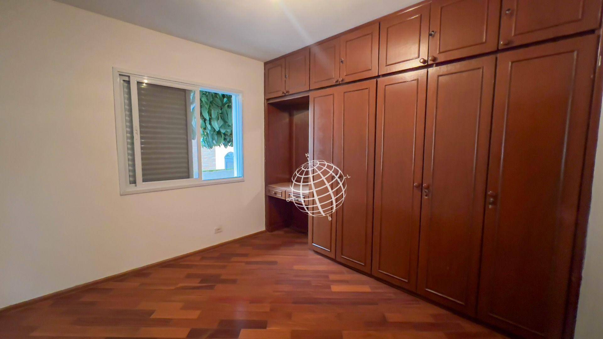 Casa à venda com 3 quartos, 302m² - Foto 27