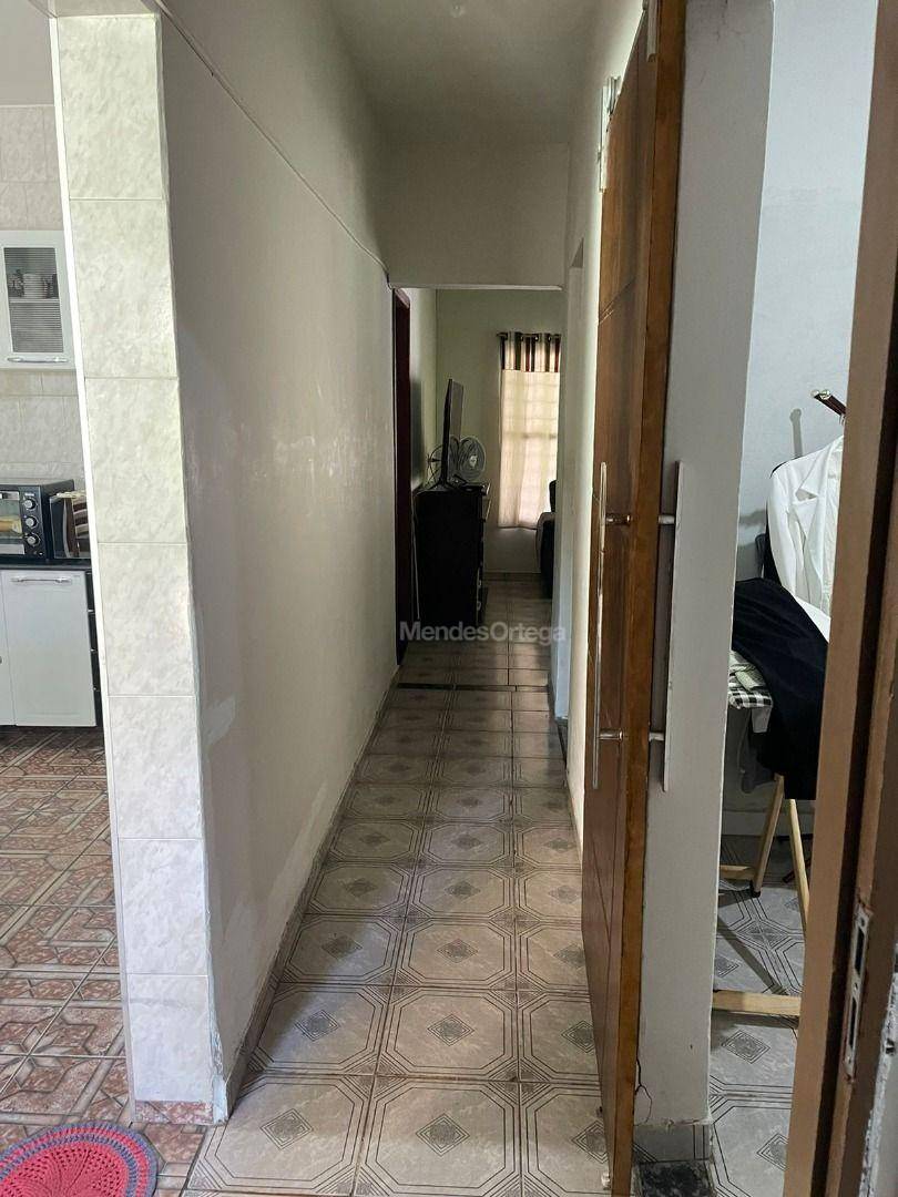 Casa à venda com 3 quartos, 250m² - Foto 8