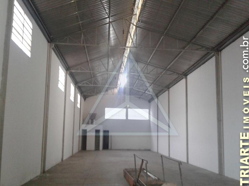 Depósito-Galpão-Armazém para alugar, 421m² - Foto 1