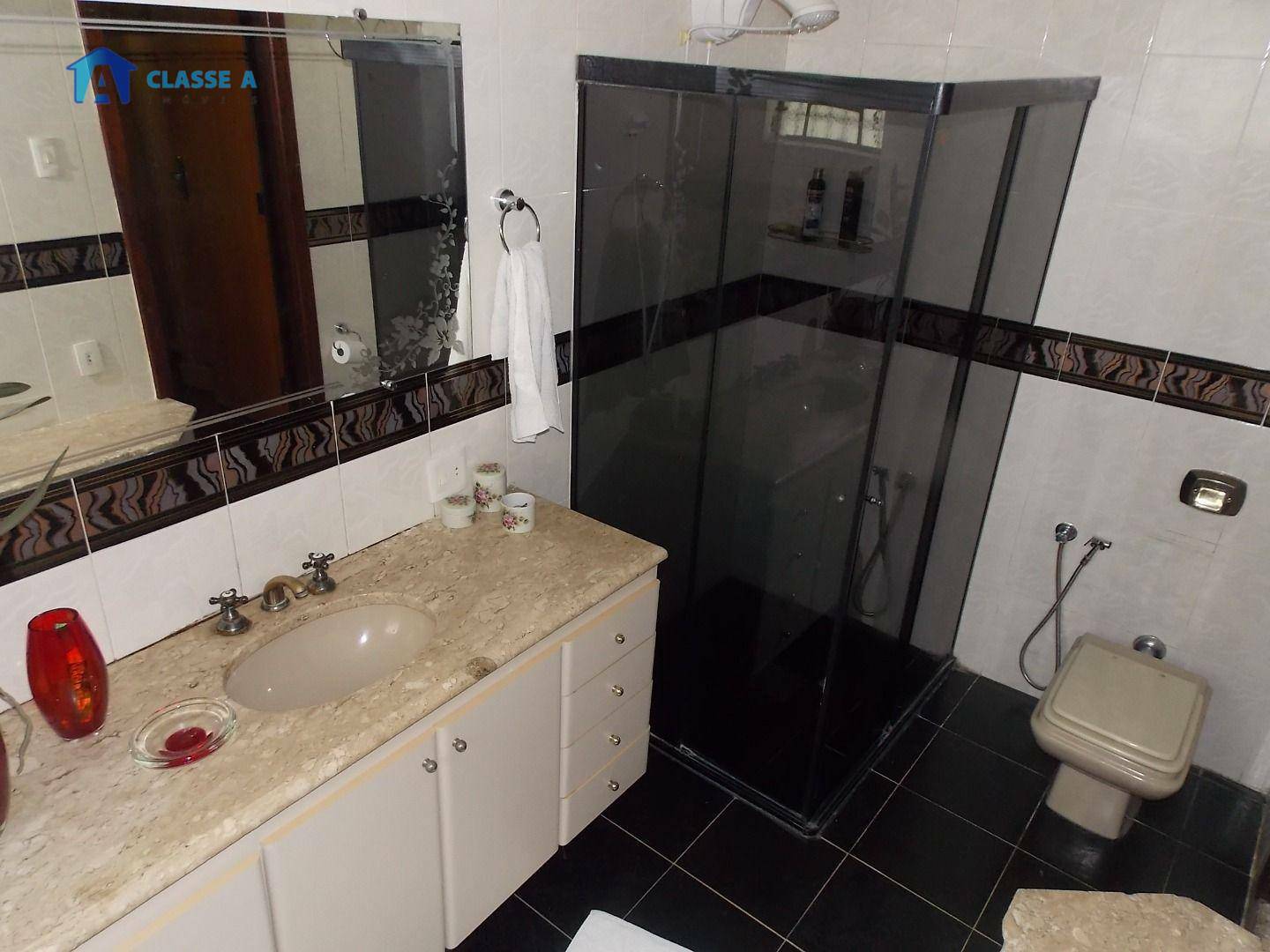 Casa à venda com 4 quartos, 300m² - Foto 17