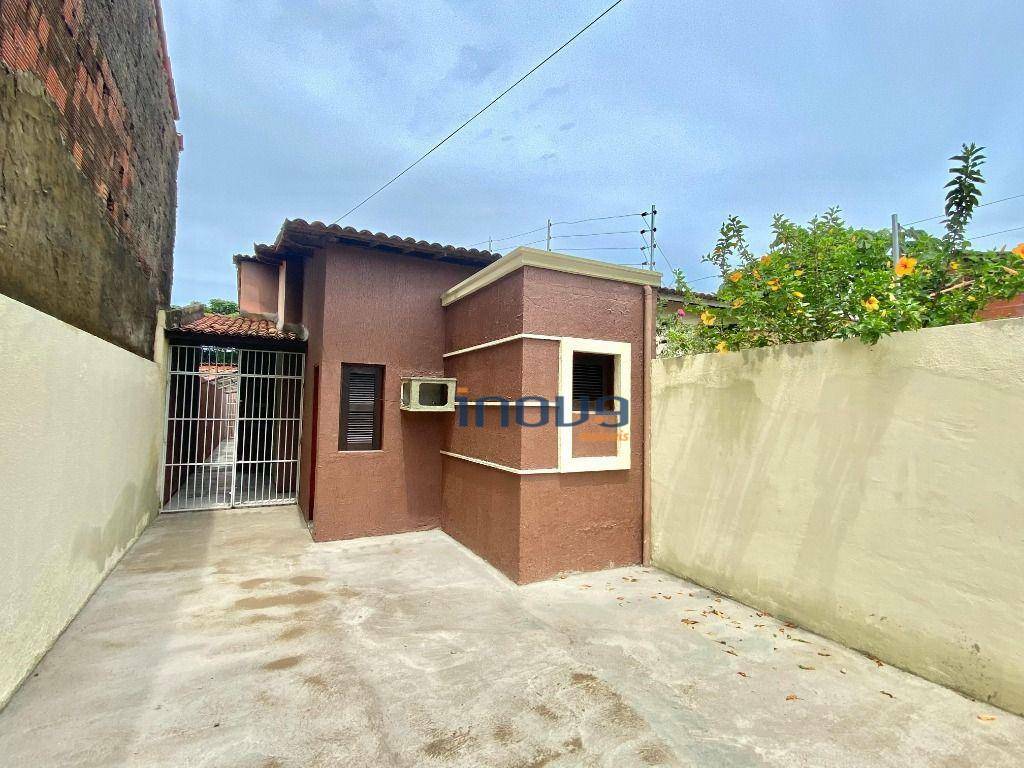 Casa à venda e aluguel com 3 quartos, 80m² - Foto 1