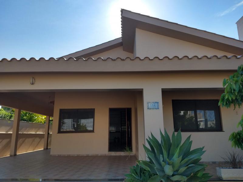 Casa de Condomínio à venda com 3 quartos, 250m² - Foto 1