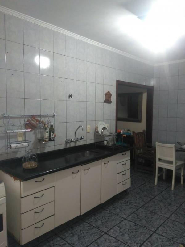 Sobrado à venda com 3 quartos, 200m² - Foto 7